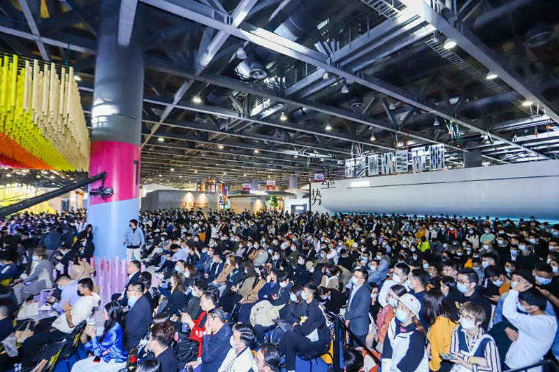 灵蛇献瑞20周年！2025广州设计周设计大展【展会现场人气爆表，商洽气氛空前高涨！】
